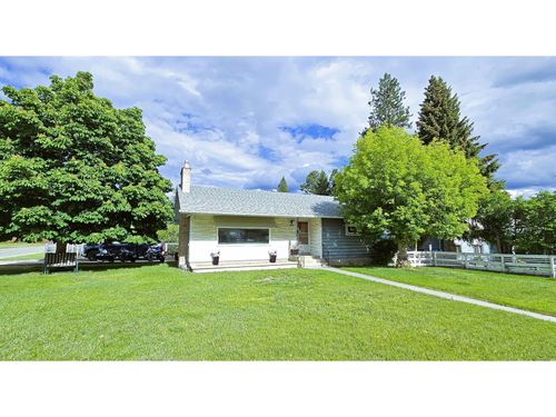 700 12th Ave S, Cranbrook, BC, V1C2T2 | Card Image