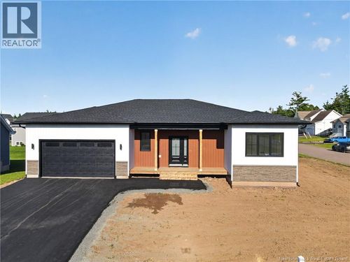 66 Raphaël St, Dieppe, NB, E1A8S4 | Card Image