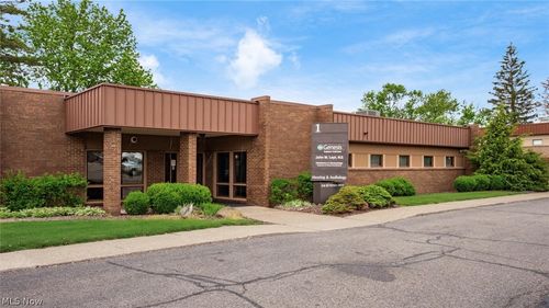 830 Bethesda Dr, Zanesville, OH, 43701-1895 | Card Image