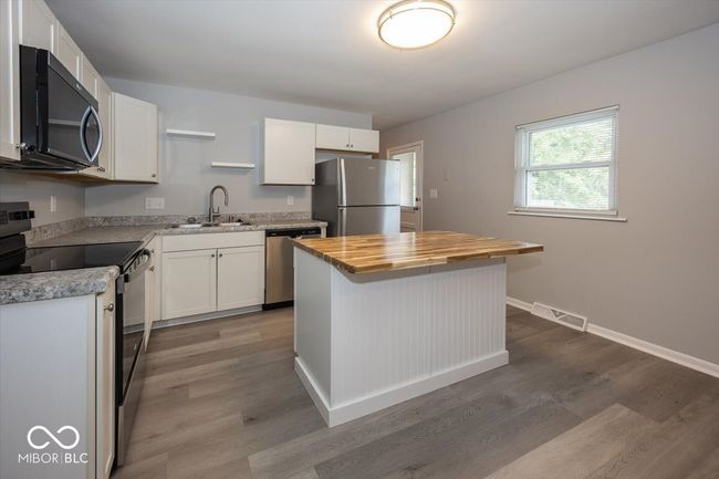 Addt'l View of Kitchen | Image 9