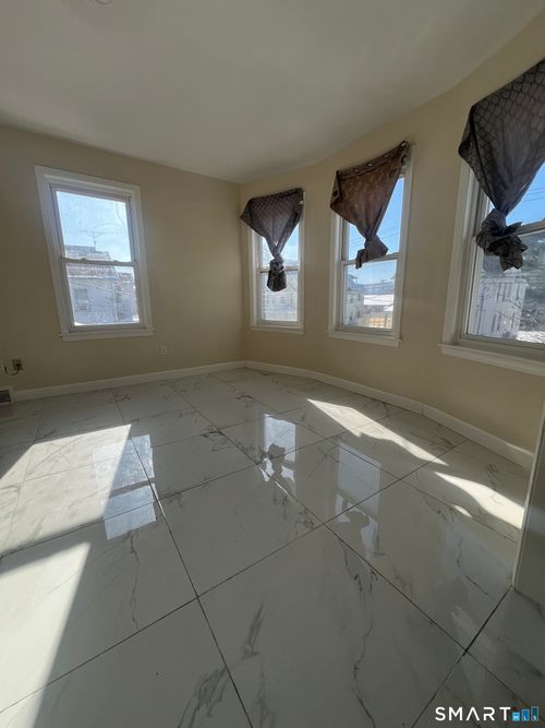 2-352 Wilmot Ave, Bridgeport, CT, 06607-1814 | Card Image