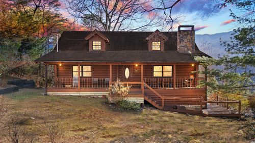 549 Geneva Ln, Gatlinburg, TN, 37738-6417 | Card Image