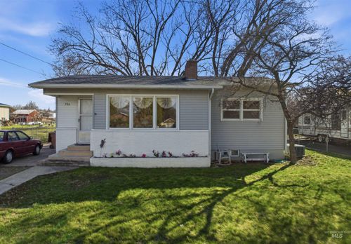 706 Warner Ave, Lewiston, ID, 83501-4916 | Card Image
