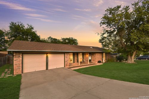7406 Castle Wood, San Antonio, TX, 78218-2817 | Card Image