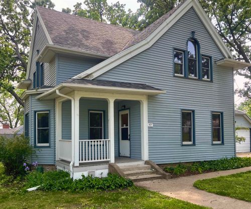 401 High St, Decorah, IA, 52101-1051 | Card Image