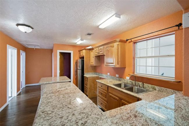 127 Metzwright Dr, House other with 4 bedrooms, 2 bathrooms and null parking in Anahuac TX | Image 13