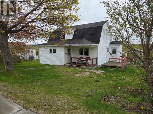 93 Circular Rd, House with 3 bedrooms, 1 bathrooms and null parking in Grand Falls Windsor NL | Card Image