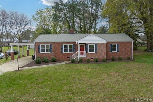 154 Buena Vista Cir, South Hill, VA, 23970-1402 | Card Image
