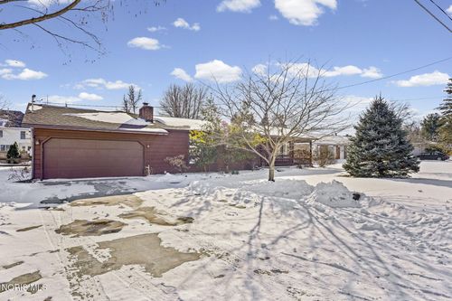 1421 Conneaut Ave, Bowling Green, OH, 43402-2129 | Card Image