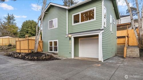 3041 31st Avenue W, Seattle, WA, 98199 | Card Image