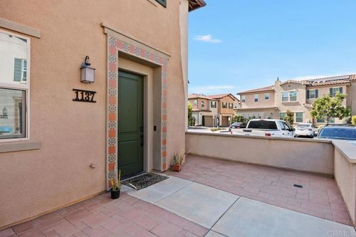 1137 Delpy View Pt, Vista, CA, 92084-4837 | Card Image