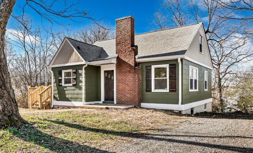 1020 Ridgecrest Dr, Clarksville, TN, 37040-4277 | Card Image