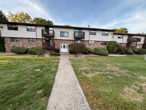 a6-44 Surrey Dr, Newington, CT, 06111-1156 | Card Image