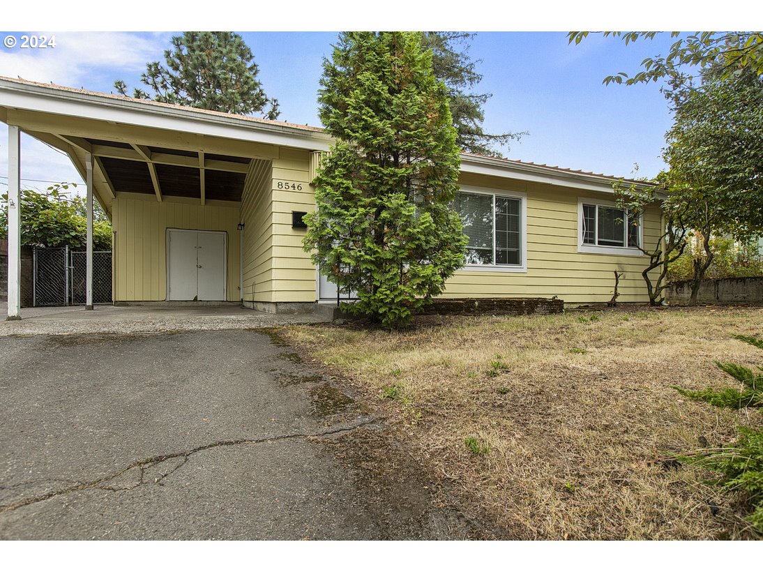 Halsey St, Portland, OR 97220