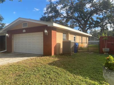 1881 Oak Park Drive N, House other with 4 bedrooms, 2 bathrooms and null parking in Clearwater FL | Image 3