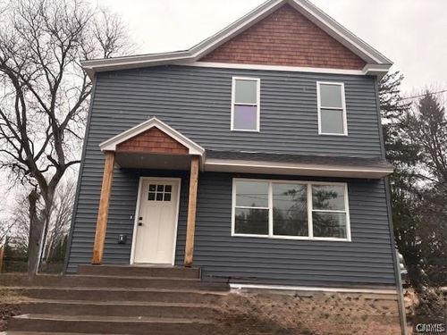 69 1/2 Syracuse St, Baldwinsville, NY, 13027-2928 | Card Image