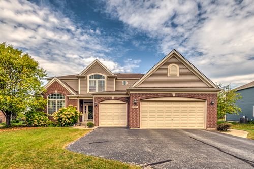 965 Carmen Rd, Sugar Grove, IL, 60554-9822 | Card Image