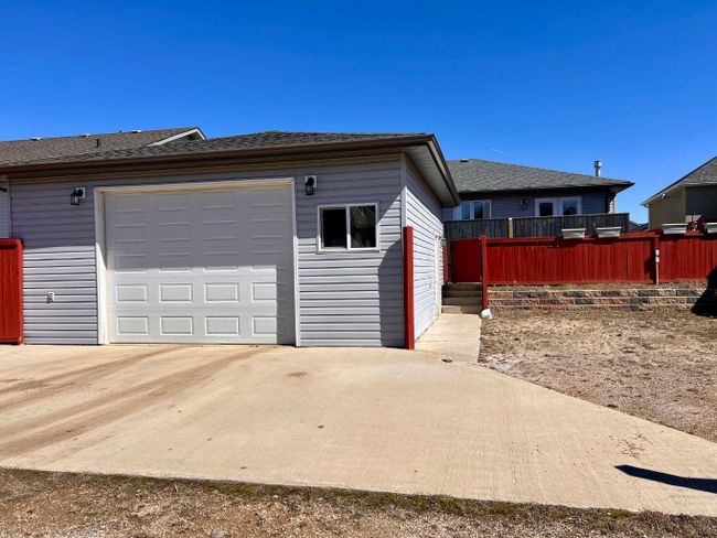 910 29 Street, Home with 5 bedrooms, 2 bathrooms and 5 parking in Wainwright AB | Image 32