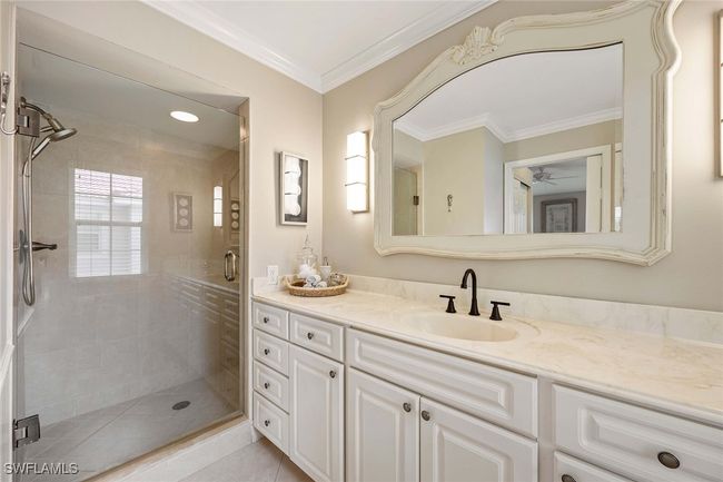 APT-201 - 2450 Old Groves Rd, Condo with 2 bedrooms, 2 bathrooms and null parking in Naples FL | Image 25