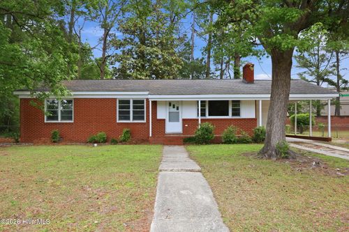 111 Alexander Cir, Greenville, NC, 27858-4108 | Card Image