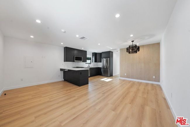 12257 Collins St, House other with 1 bedrooms, 2 bathrooms and null parking in Valley Village CA | Image 5
