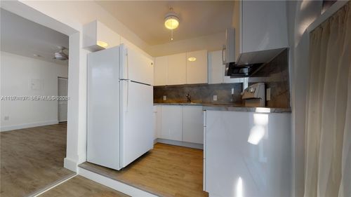 1-828 Pennsylvania Ave, Miami Beach, FL, 33139-5711 | Card Image