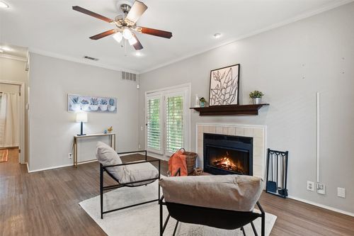 apt-126-802 S 1st St, Austin, TX, 78704-1674 | Card Image