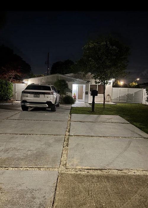 0-1479 Ne 180th St, North Miami Beach, FL, 33162 | Card Image