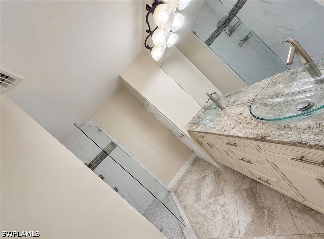 Residential in Naples 4