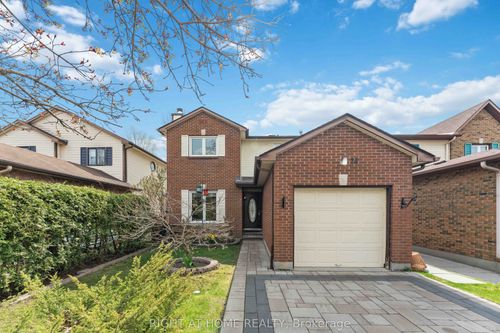 26 Denham Way, Stittsville, ON, K2S1H5 | Card Image