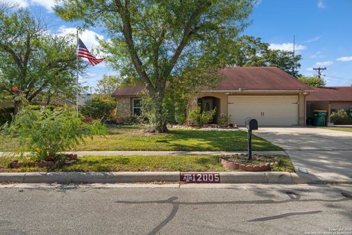 12005 Smoking Oaks St, Live Oak, TX, 78233-3122 | Card Image