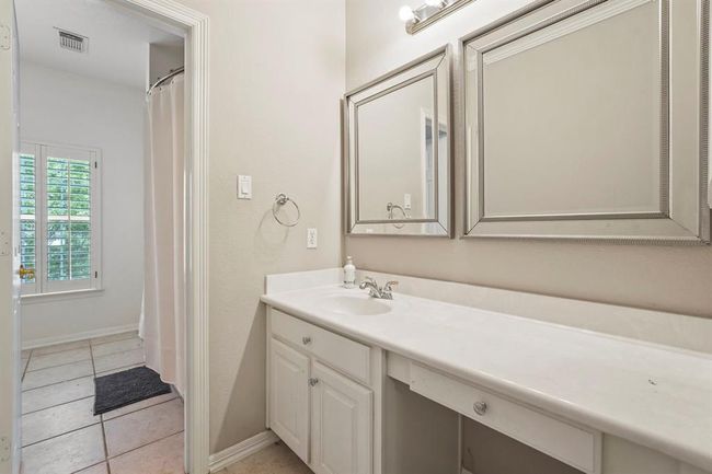 Huge upstairs bathroom | Image 42