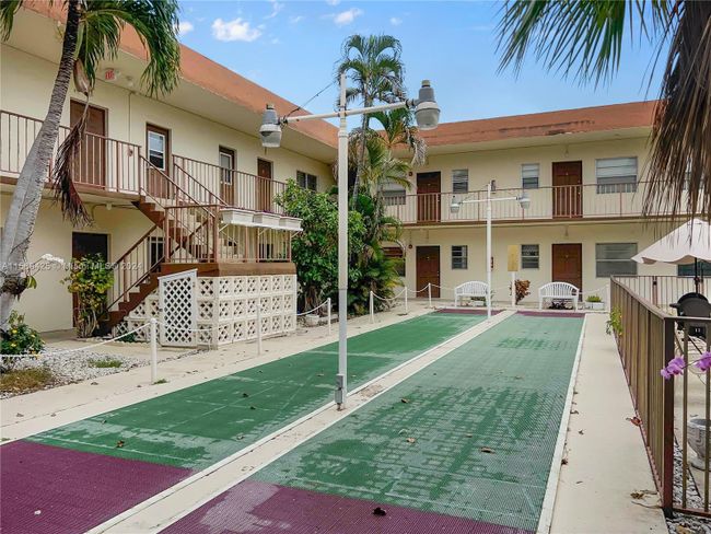 124 - 415 Ne 2nd St, Condo with 2 bedrooms, 2 bathrooms and null parking in Hallandale Beach FL | Image 22