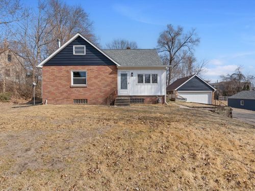 3525 Fair Ave, Davenport, IA, 52806-6010 | Card Image