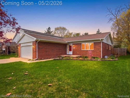 176 S Biggs St, Belleville, MI, 48111-3617 | Card Image