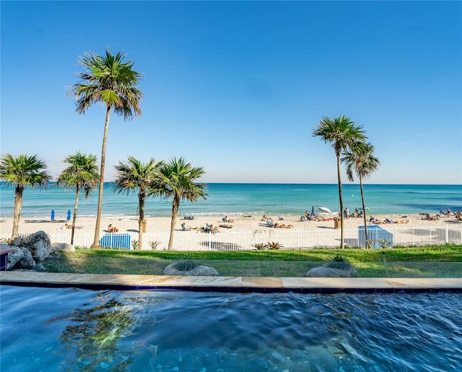 LPH07 - 19333 Collins Ave, Condo with 3 bedrooms, 3 bathrooms and null parking in Sunny Isles Beach FL | Image 36