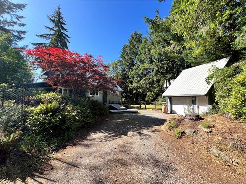 130 Lawnhill Dr, Salt Spring Island, BC, V8K1M9 | Card Image