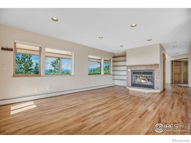family room | Image 6