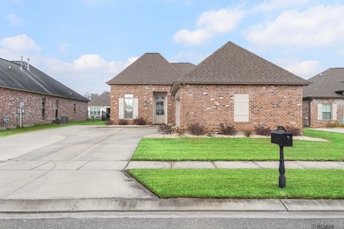 43306 Pond View Dr, Prairieville, LA, 70769-6441 | Card Image