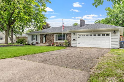 854 Fairfield Rd, New Richmond, WI, 54017-1402 | Card Image