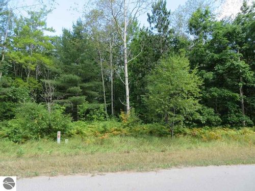 2205 Driftwood Ln Ne, Kalkaska, MI, 49646-7932 | Card Image