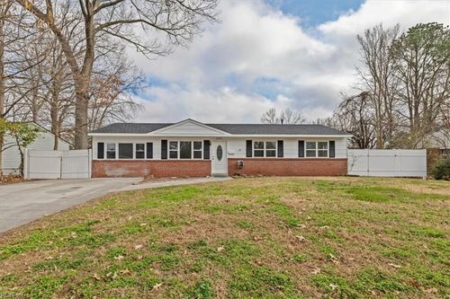 332 Dauphin Lane, Virginia Beach, VA, 23452 | Card Image