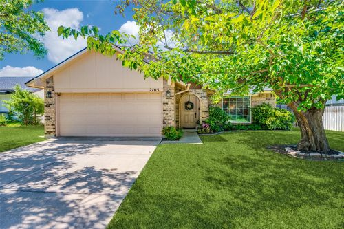 2105 Via Estrada, Carrollton, TX, 75006-4622 | Card Image