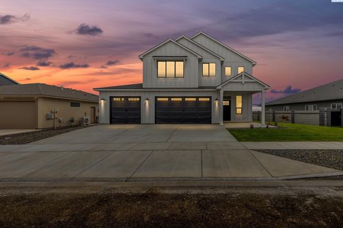 3913 Barbera St, Richland, WA, 99352-5526 | Card Image