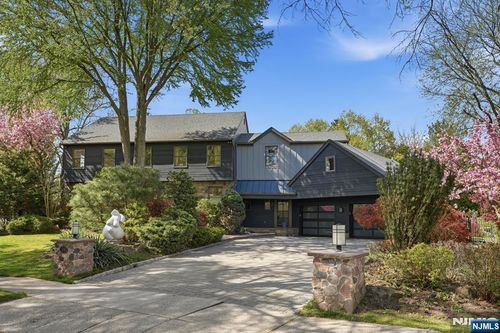 38 Trautwein Cres, Closter, NJ, 07624-2933 | Card Image