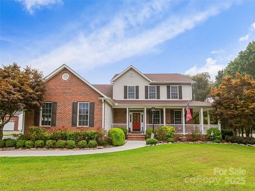 62 Classic Oaks Cir, Hendersonville, NC, 28792-3074 | Card Image