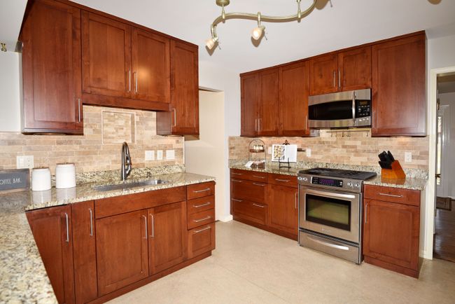 2370 Topaz Dr, House other with 4 bedrooms, 3 bathrooms and null parking in Troy MI | Image 10