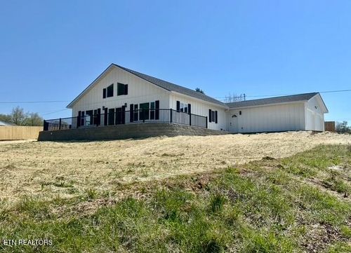 137 Sadie Ln, Ewing, VA, 24248-8796 | Card Image