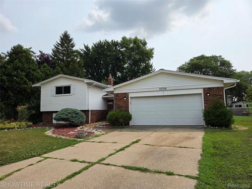 35706 Duke Dr, Sterling Heights, MI, 48310-5159 | Card Image