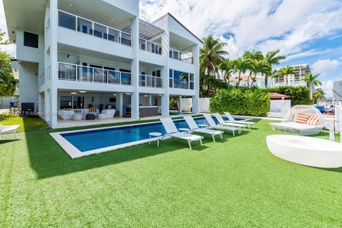 891 N Venetian Dr, Miami Beach, FL, 33139-1012 | Card Image